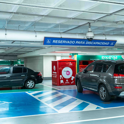 Parking accessible to people with reduced mobility